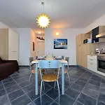 A 5 Minuti, Giardino E Vista Mare - Due Splendide Indipendenti *