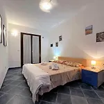 Сasa de vacaciones A 5 Minuti, Giardino E Vista Mare - Due Splendide Indipendenti