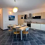 Сasa de vacaciones A 5 Minuti, Giardino E Vista Mare - Due Splendide Indipendenti