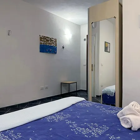 Holiday home A 5 Min, Giardino E Vista Mare - Due Splendide Indipendenti Palau
