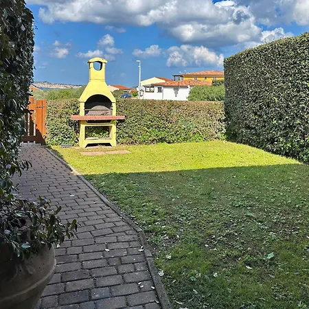 Dom wakacyjny A 5 Minuti, Giardino E Vista Mare - Due Splendide Indipendenti