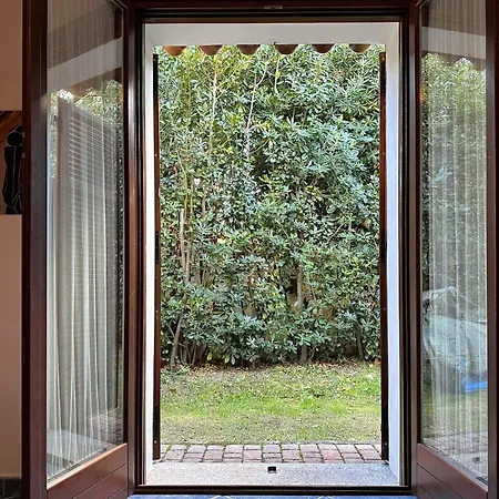 A 5 Minuti, Giardino E Vista Mare - Due Splendide Indipendenti *