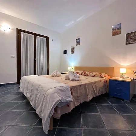 A 5 Minuti, Giardino E Vista Mare - Due Splendide Indipendenti * Palau